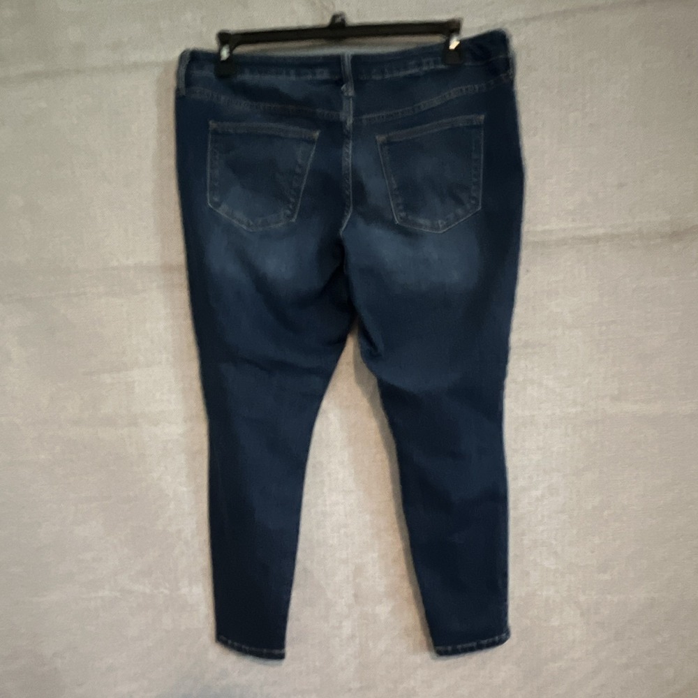 Universal Thread Women's Blue Dark Wash Denim Skinny Jeans Size 14 5-Pocket - Picture 3 of 3